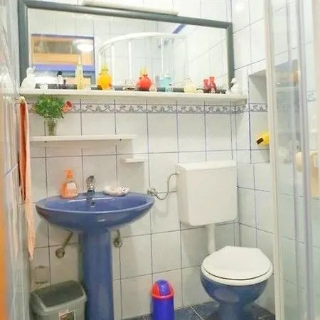 Maja Kondominium *